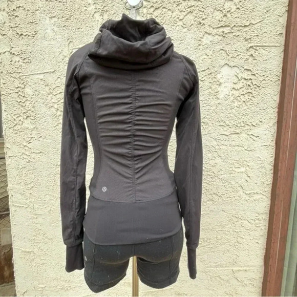 Lululemon In Flux Black Reversible Athletic Jacket - Picture 8 of 15